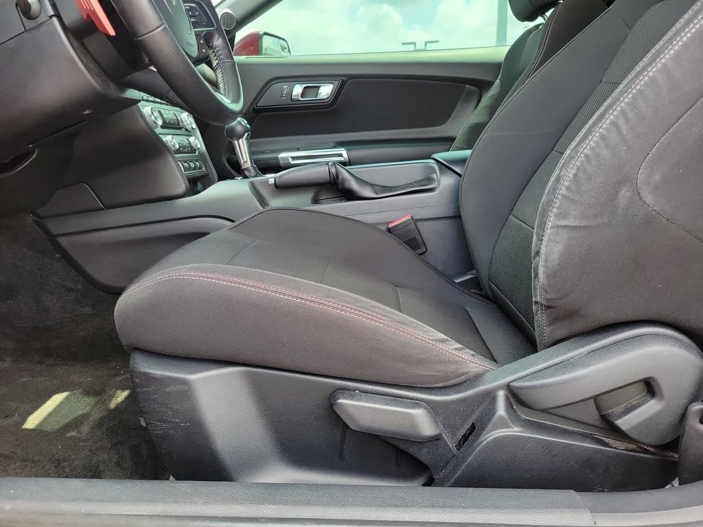 Certified 2017 Ford Mustang Coupe RWD image 15
