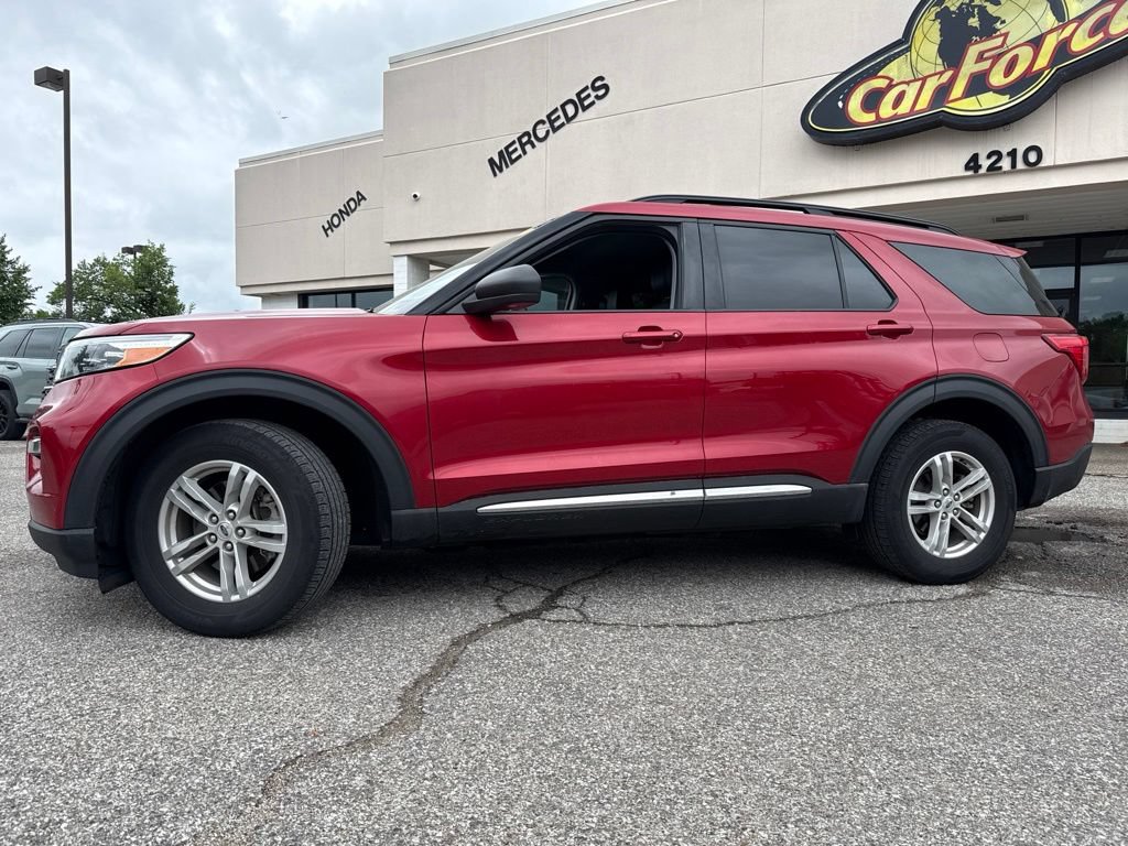 Certified 2024 Ford Explorer XLT w/ Equipment Group 202A AWD/4WD image 6