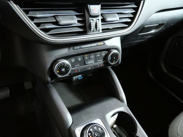 Certified 2022 Ford Escape SE w/ Cold Weather Package image 18