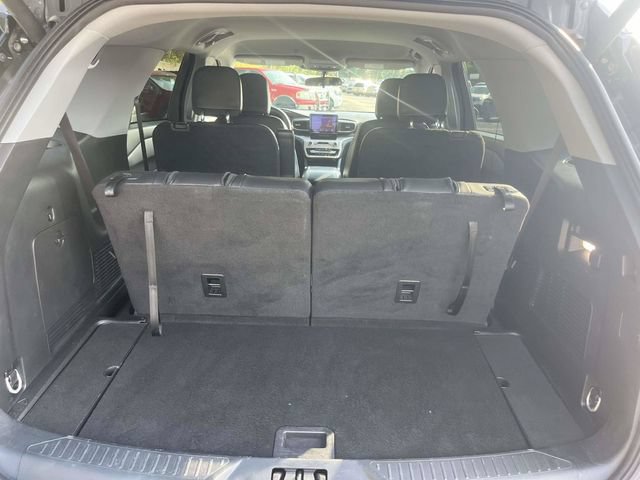 Certified 2023 Ford Explorer XLT w/ Equipment Group 202A RWD image 12