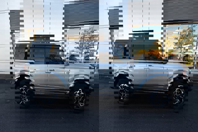 Certified 2024 Ford Bronco Outer Banks image 2