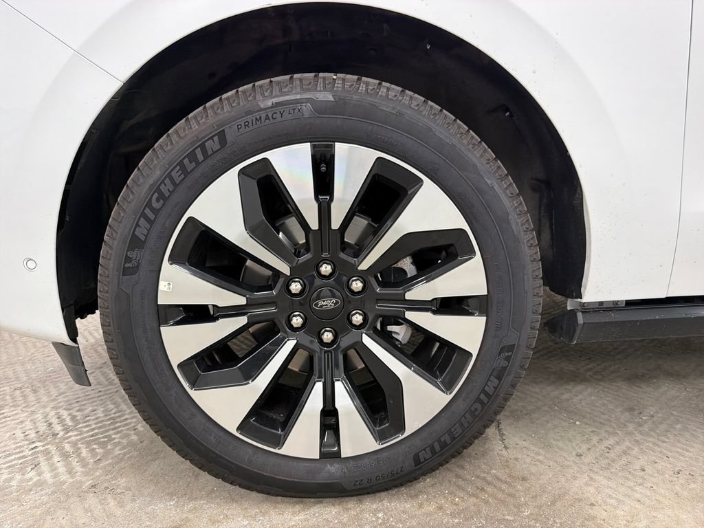 Certified 2025 Ford Expedition Platinum w/ Driver's Package AWD/4WD image 15