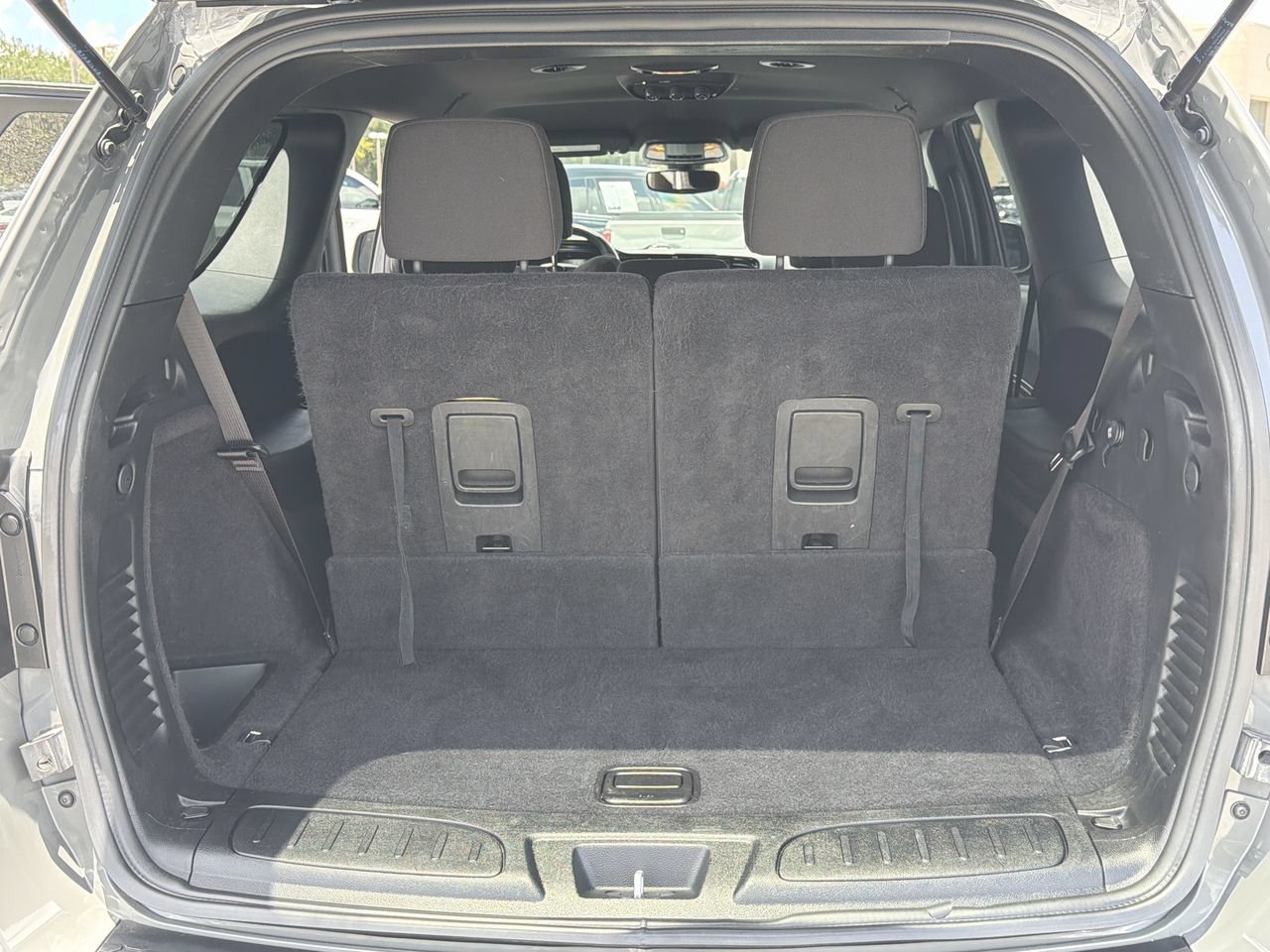 Used 2022 Dodge Durango SXT w/ Blacktop Package AWD/4WD image 8
