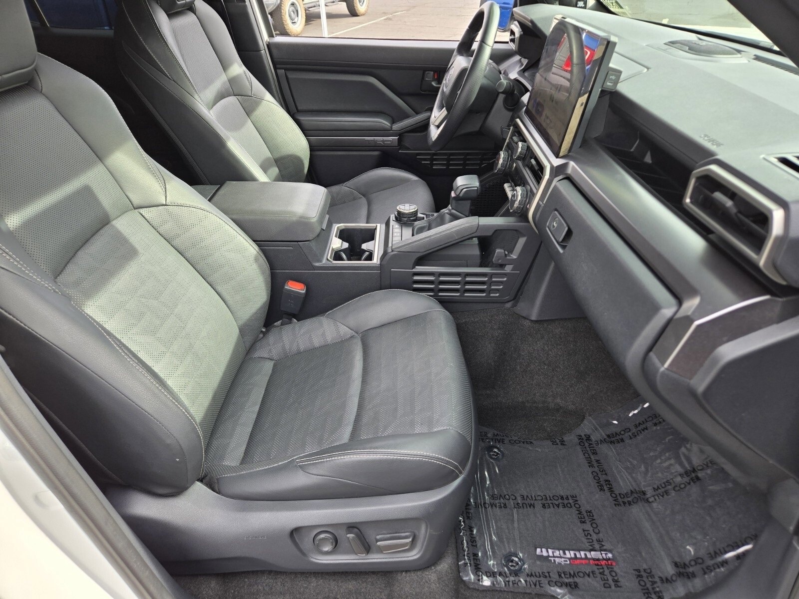 Used 2025 Toyota 4Runner TRD Off-Road Premium image 15