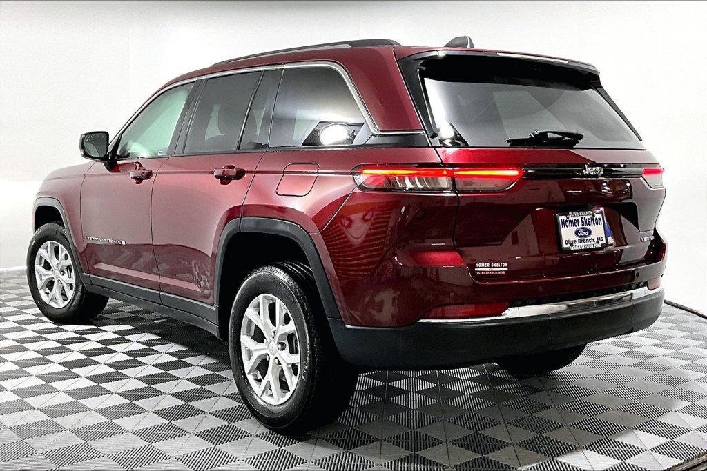 Used 2023 Jeep Grand Cherokee Limited RWD image 11