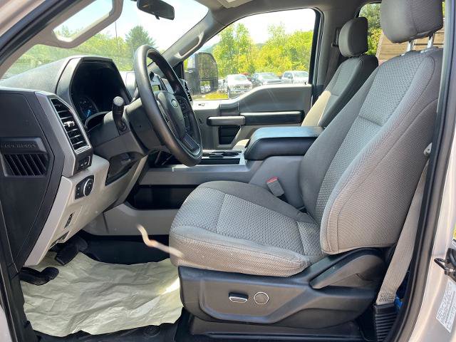 Certified 2019 Ford F250 XLT w/ XLT Premium Package AWD/4WD image 18