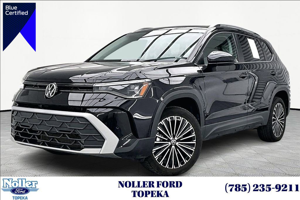 Used 2025 Volkswagen Taos SE image 1