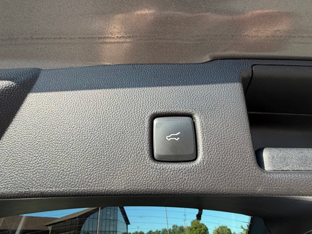 Certified 2025 Ford Escape Platinum AWD/4WD image 46
