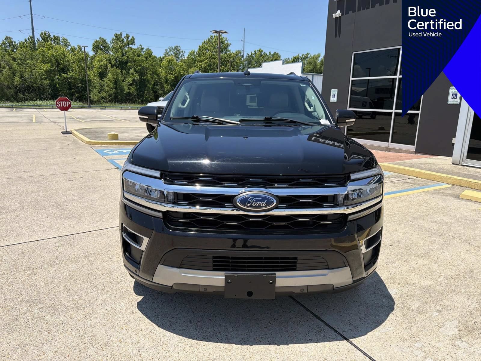 Certified 2024 Ford Expedition Max Limited AWD/4WD image 3