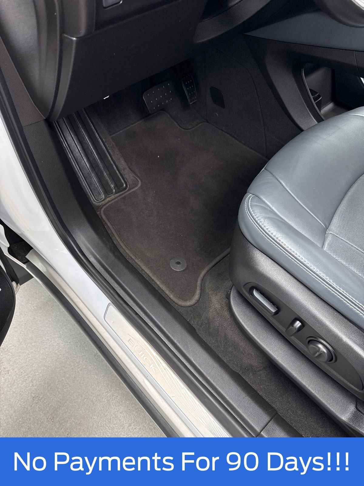 Used 2020 Buick Enclave Essence w/ Sound and Sites Package image 16