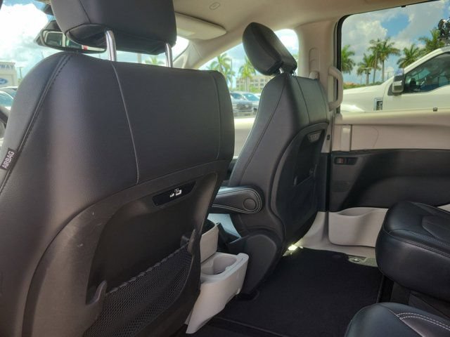 Used 2022 Chrysler Pacifica Touring-L AWD/4WD image 15
