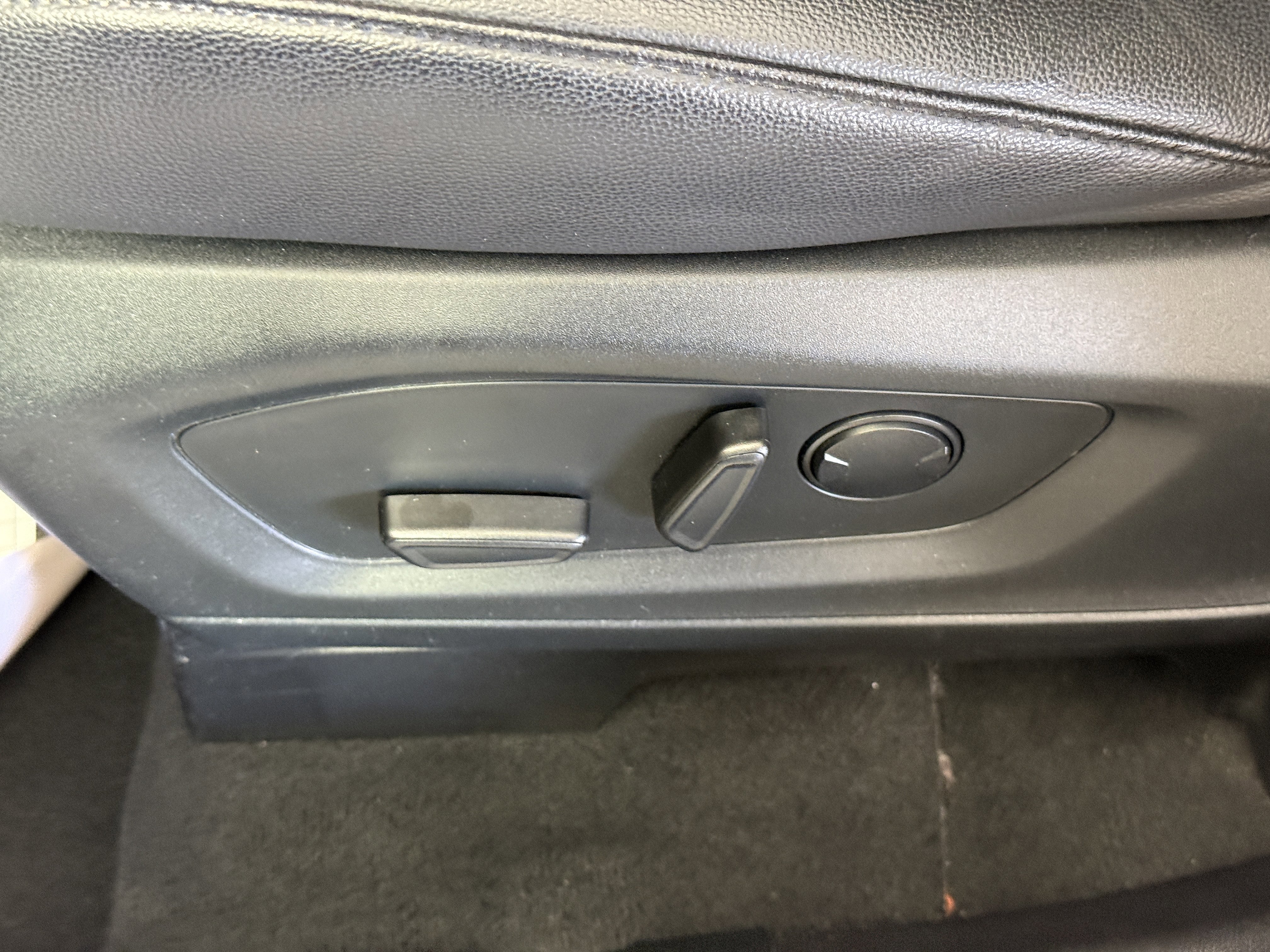 Certified 2022 Ford Explorer ST w/ Equipment Group 401A image 18