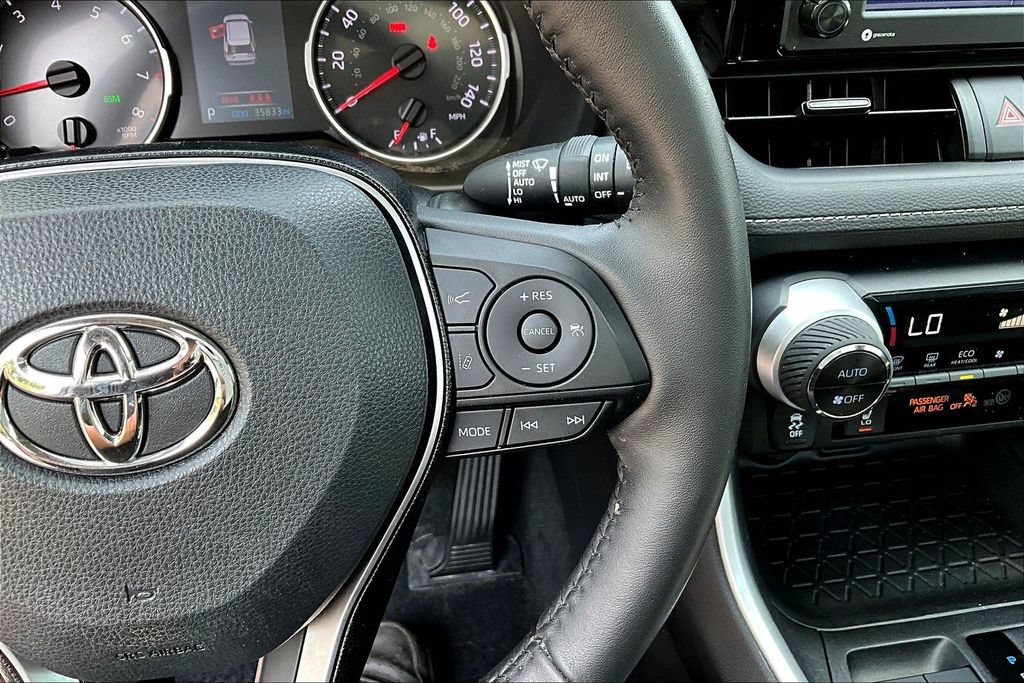 Used 2021 Toyota RAV4 XLE w/ Convenience Package AWD/4WD image 15