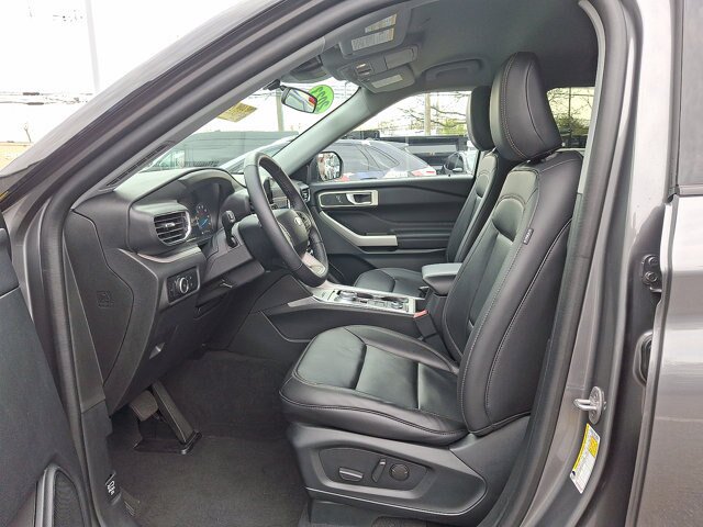 Certified 2023 Ford Explorer XLT w/ Equipment Group 202A AWD/4WD image 3