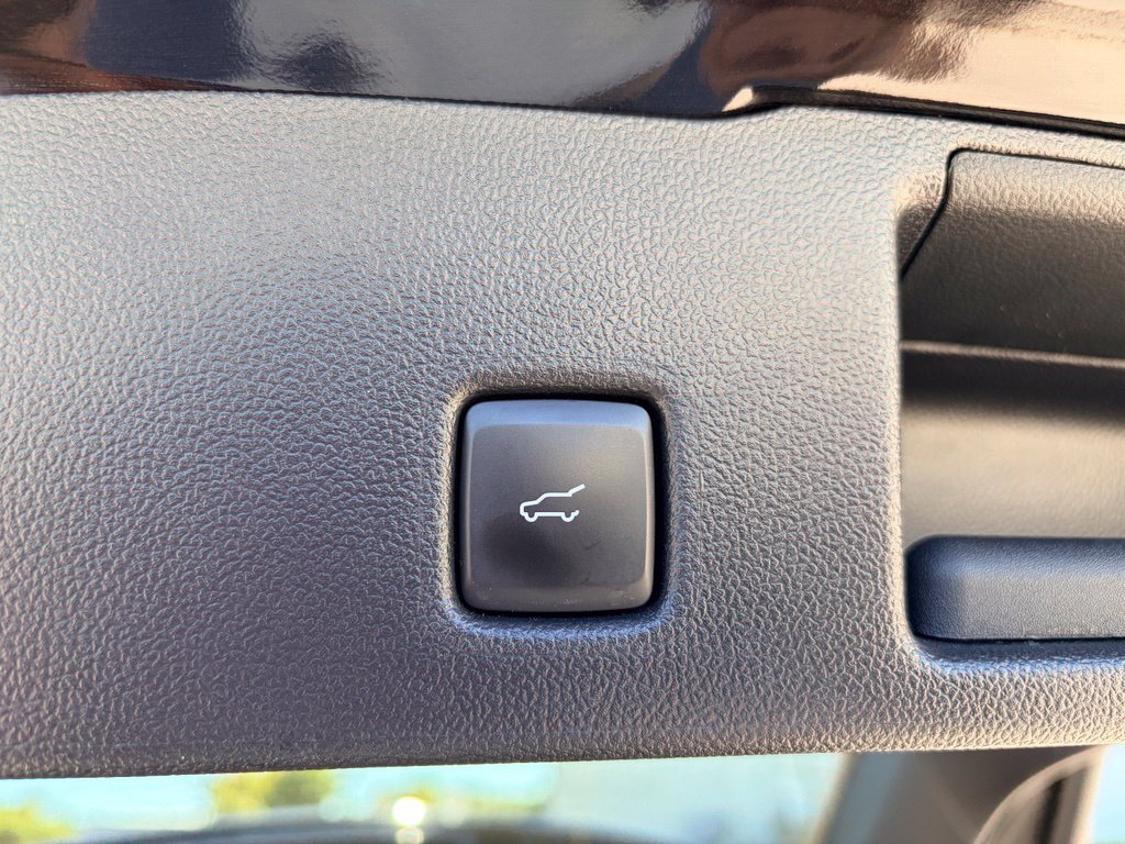 Certified 2025 Ford Escape SE w/ PHEV Premium Package FWD image 29