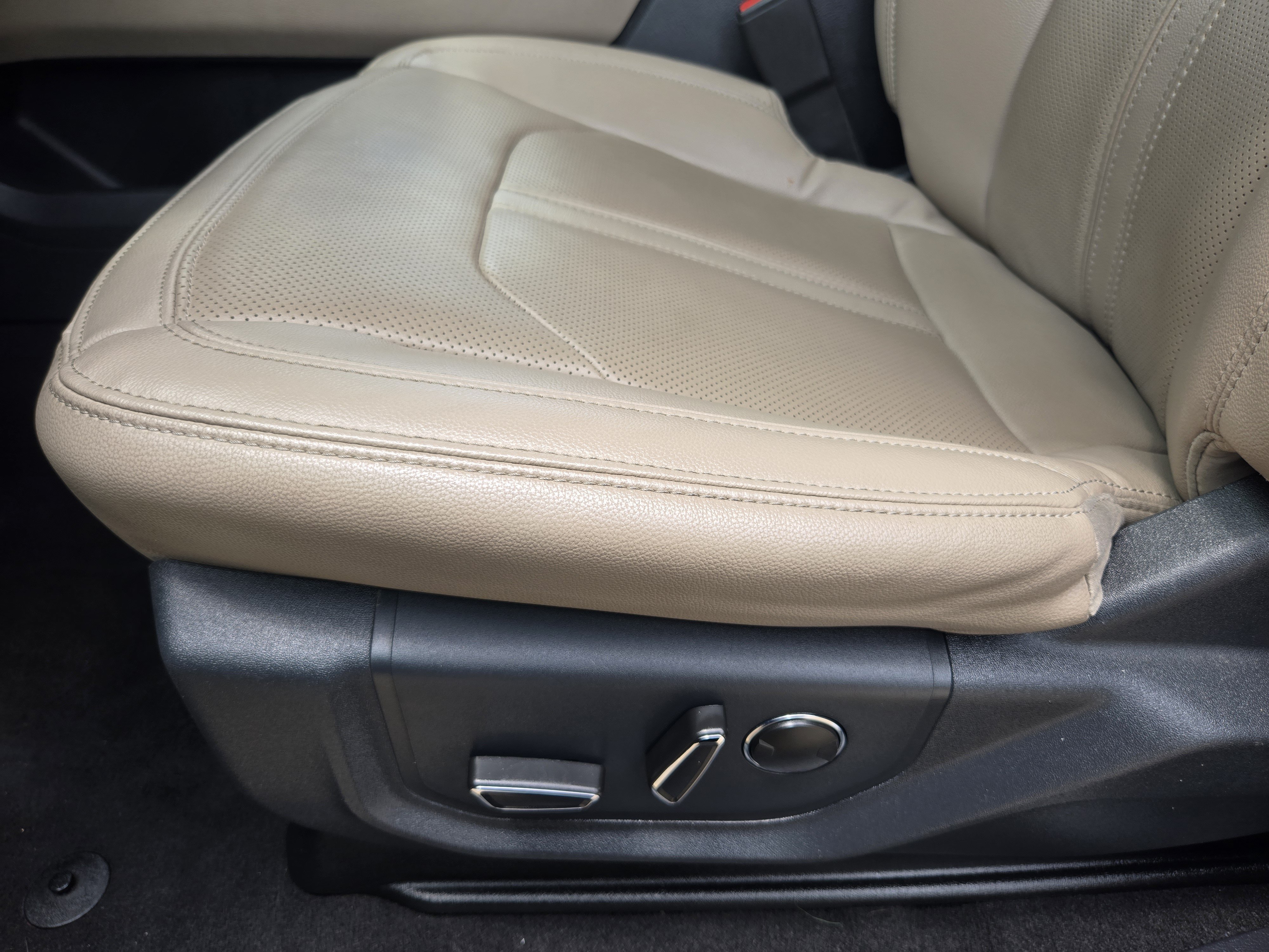 Certified 2024 Ford Expedition Limited RWD image 19