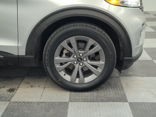 Certified 2021 Ford Explorer XLT w/ Equipment Group 202A AWD/4WD image 13