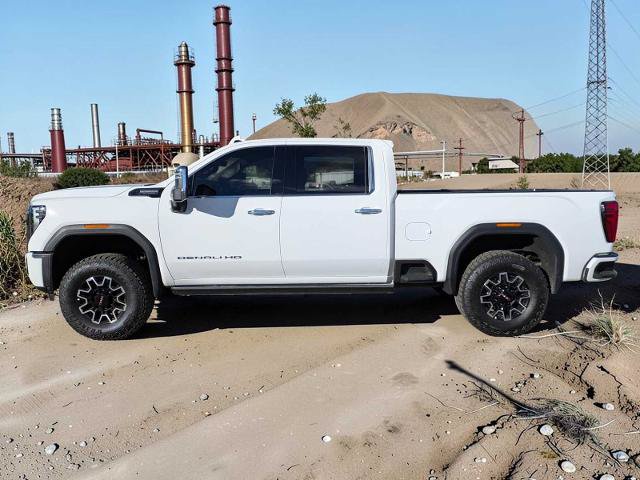 Used 2024 GMC Sierra 2500 Denali Ultimate AWD/4WD image 3