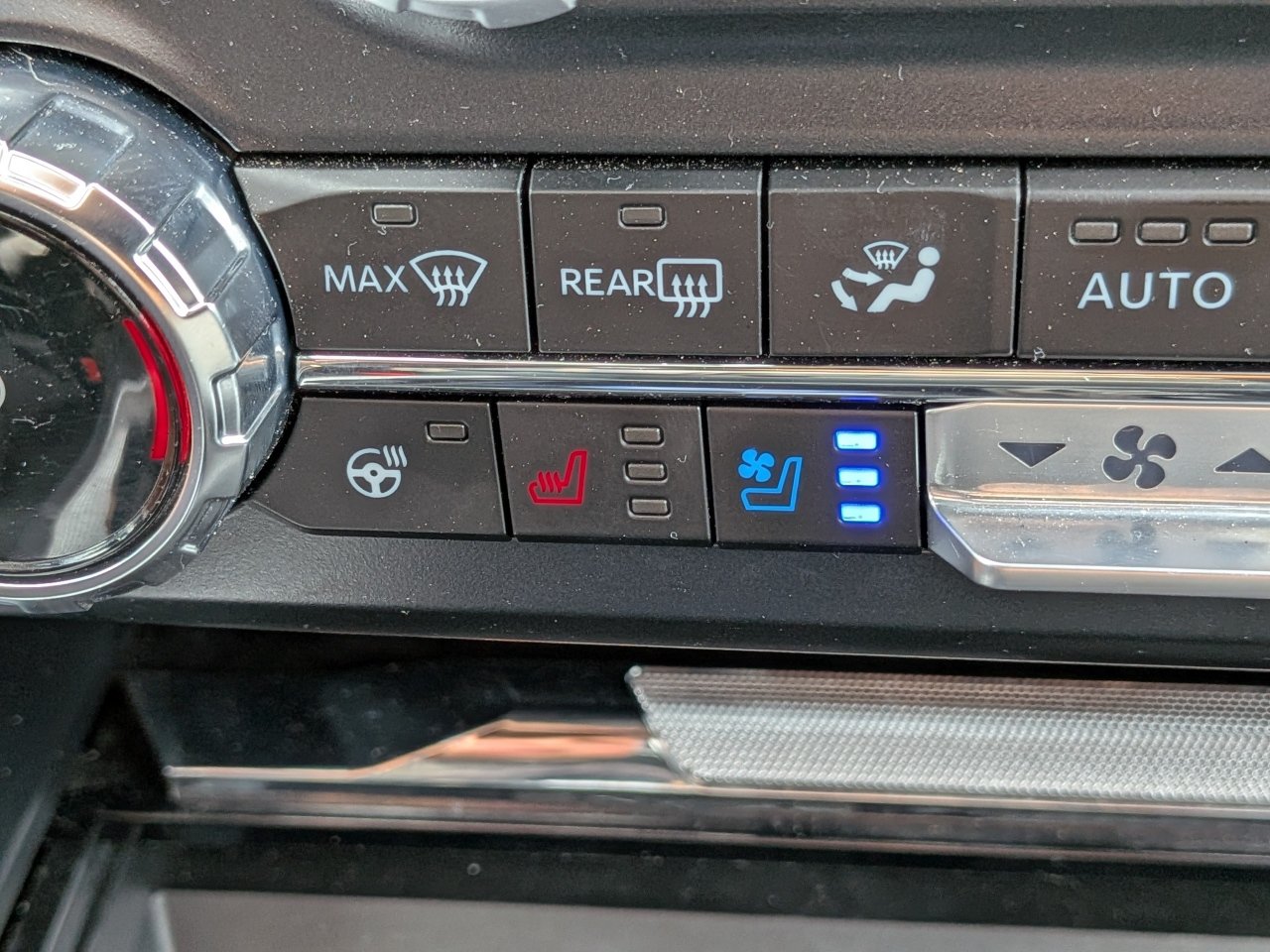 Certified 2024 Ford F250 Lariat w/ Sport Appearance Package AWD/4WD image 27
