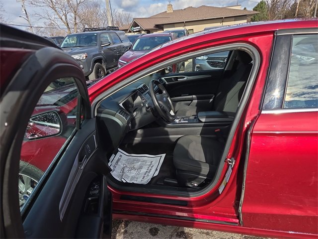 Certified 2017 Ford Fusion SE image 25