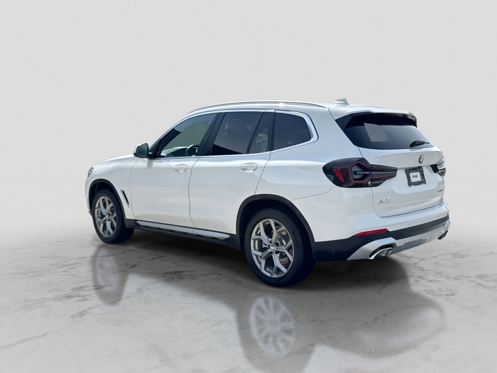 Used 2023 BMW X3 xDrive30i w/ Premium Package AWD/4WD image 5