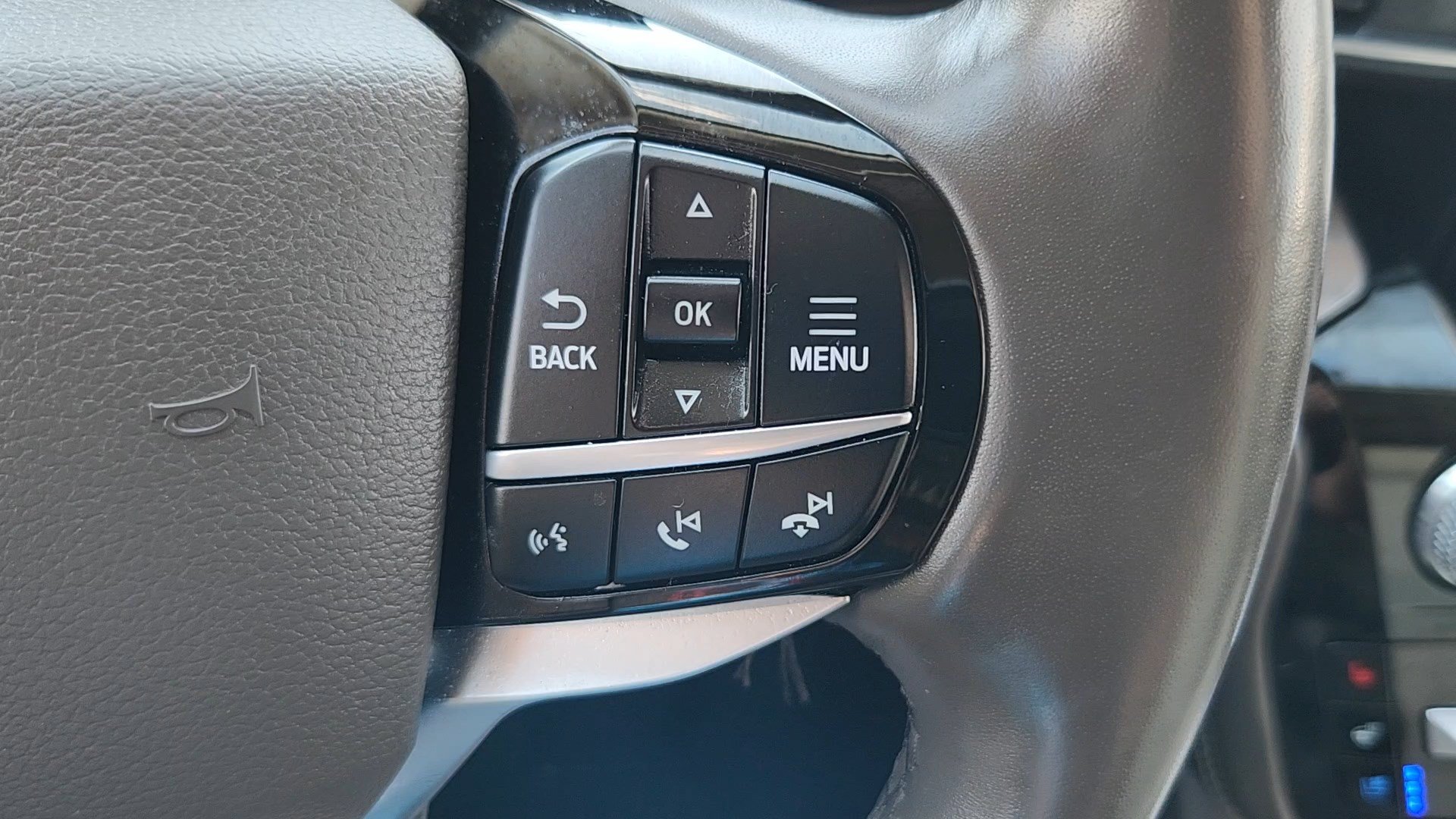 Certified 2022 Ford Explorer Platinum w/ Premium Technology Package AWD/4WD image 13