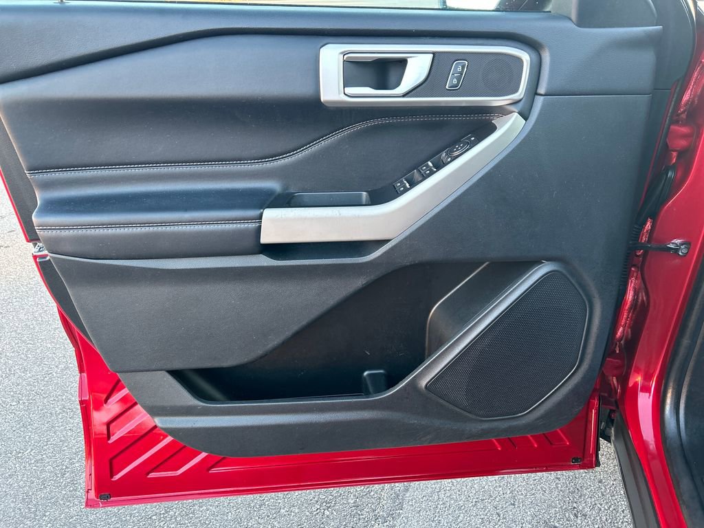 Certified 2022 Ford Explorer XLT w/ Equipment Group 202A image 12