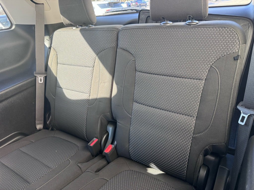 Used 2023 GMC Acadia SLE w/ Driver Convenience Package image 24