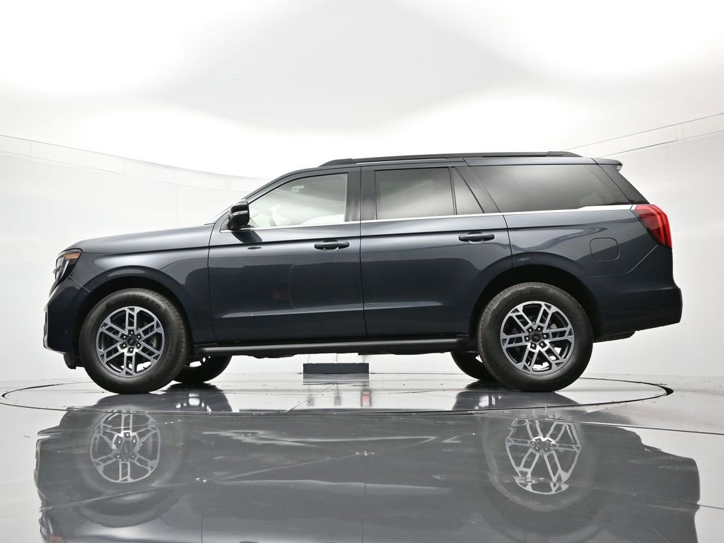 Certified 2025 Ford Expedition Active image 6