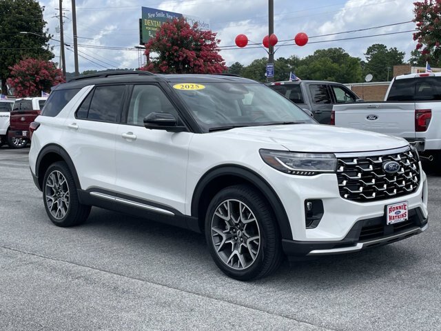 Certified 2025 Ford Explorer Platinum w/ Ultimate Package AWD/4WD image 1