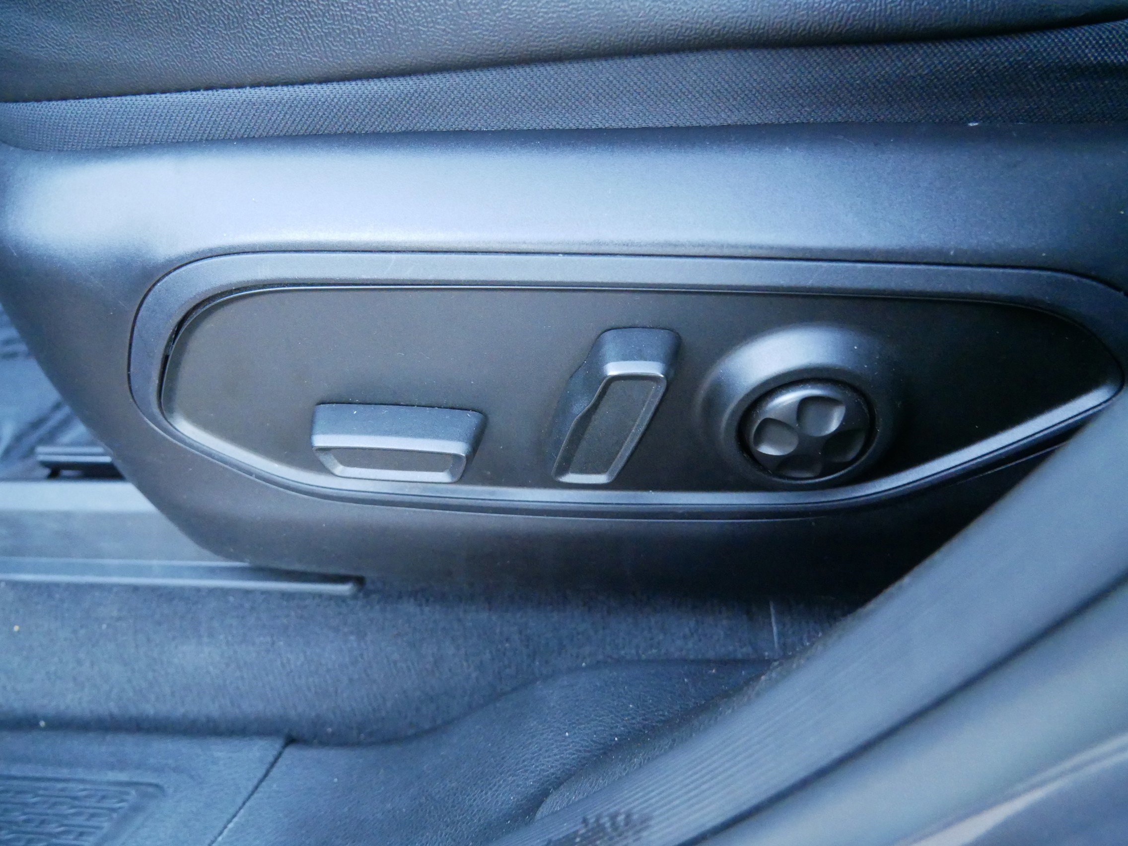 Used 2024 Jeep Grand Cherokee Limited 4xe image 19