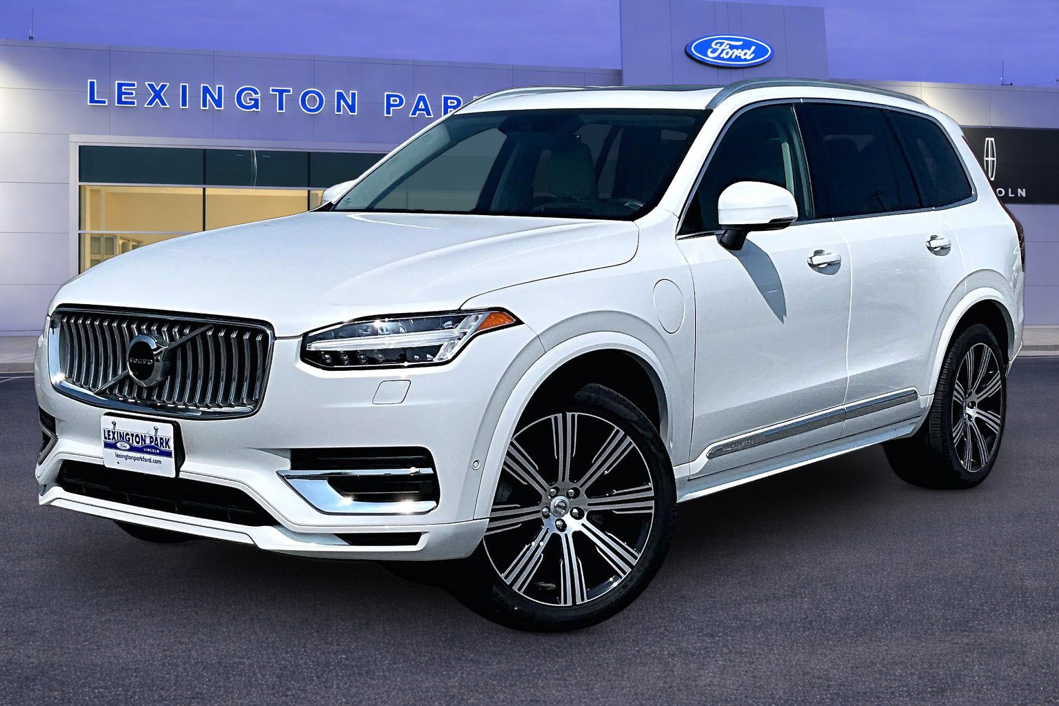 Used 2022 Volvo XC90 T8 Inscription w/ Advanced Package AWD/4WD image 3