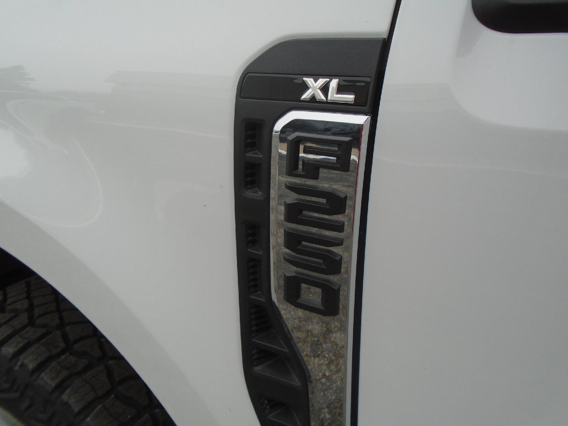 Certified 2023 Ford F250 XL w/ Snow Plow Prep Package AWD/4WD image 12