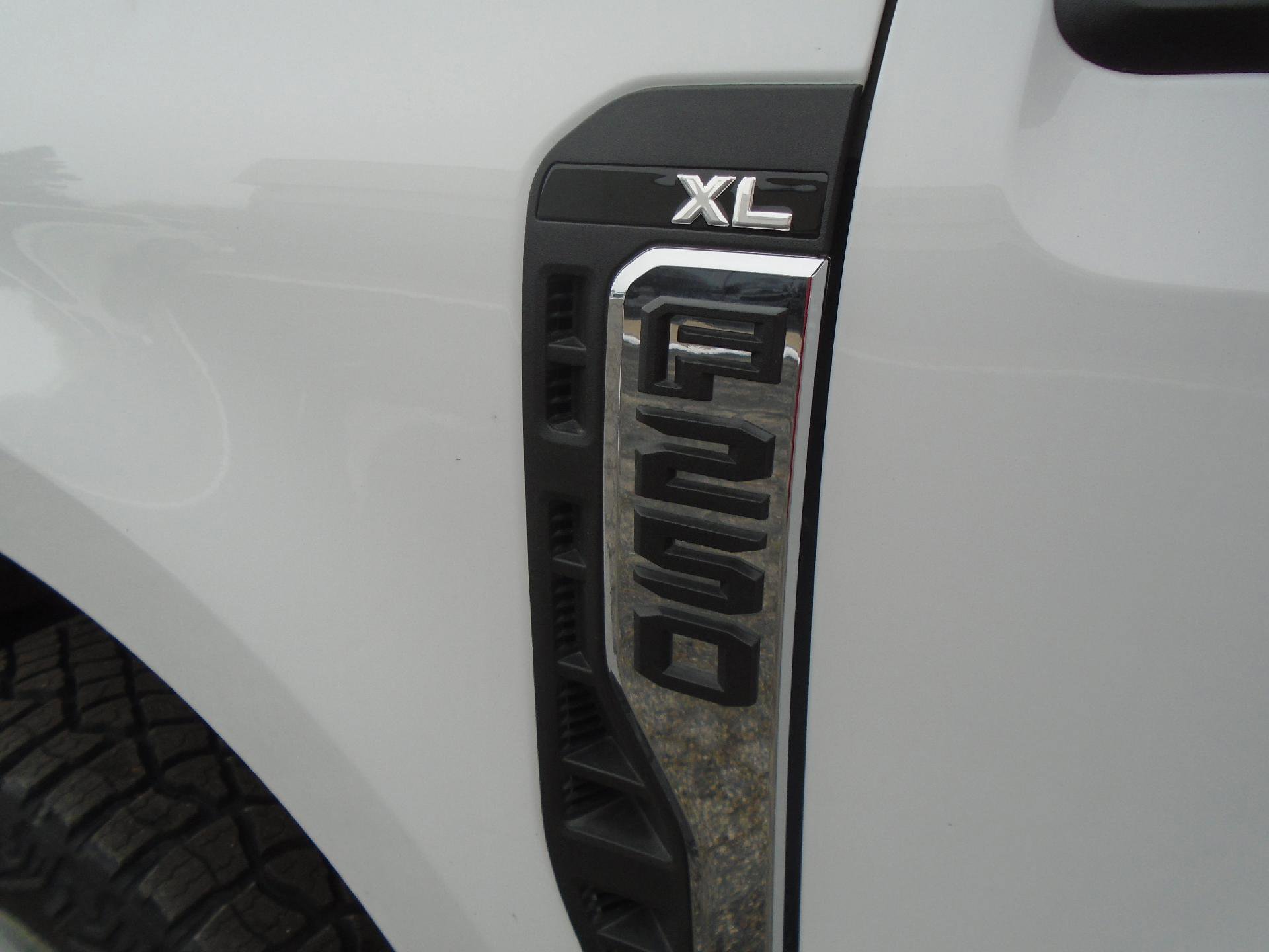 Certified 2023 Ford F250 XL w/ Snow Plow Prep Package image 12