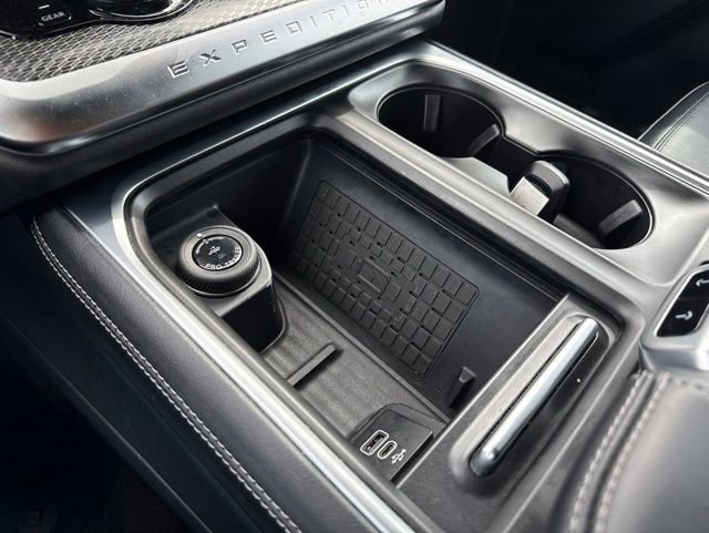 Certified 2025 Ford Expedition Platinum w/ Stealth Performance Package AWD/4WD image 39