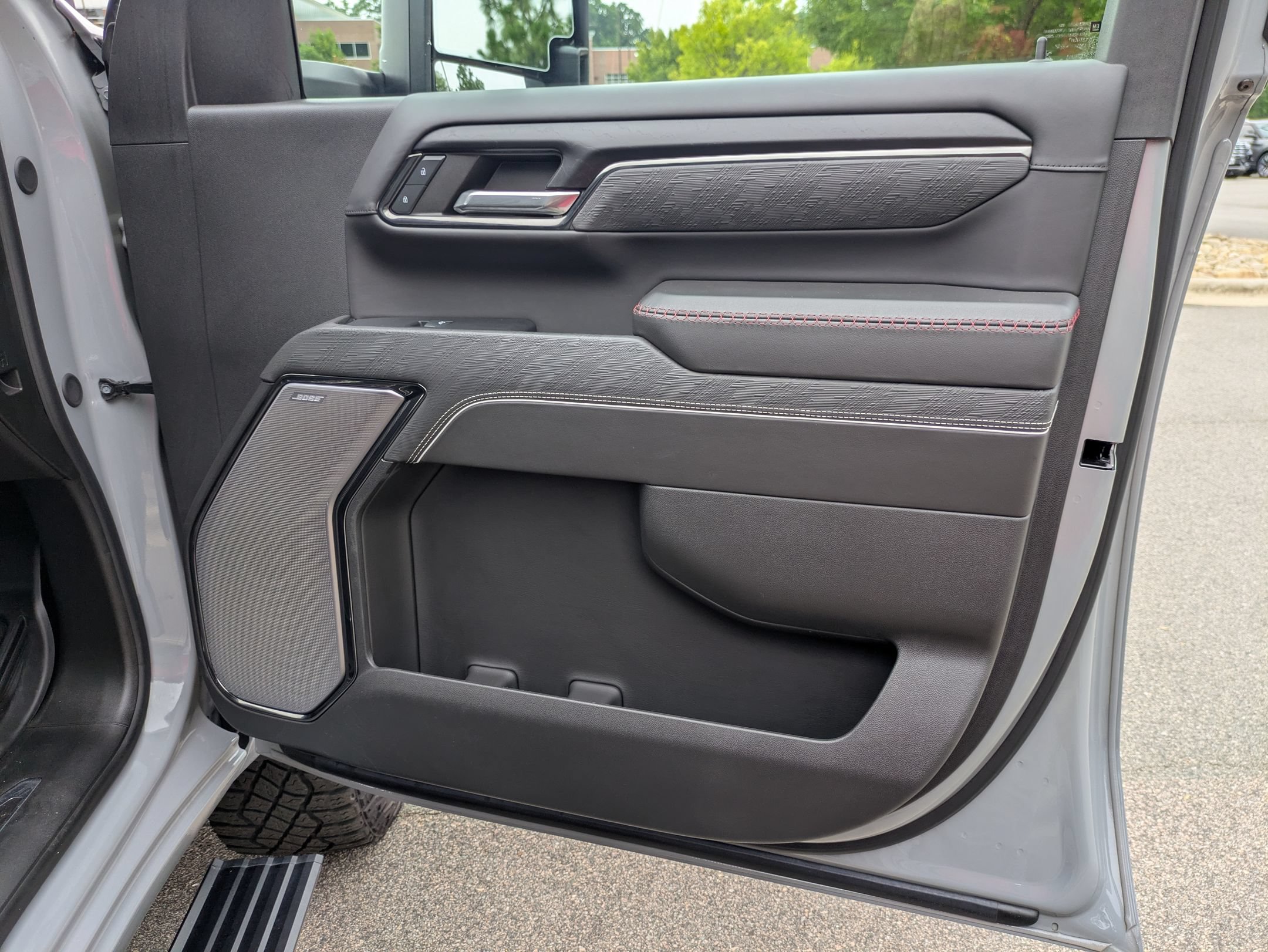 Used 2024 GMC Sierra 2500 AT4X AWD/4WD image 42