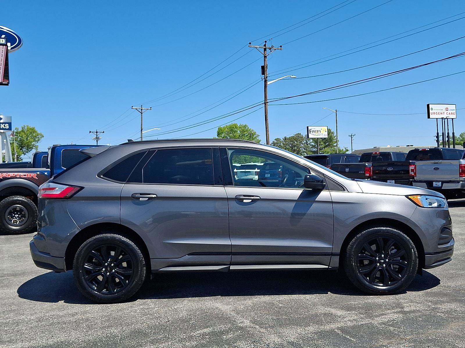 Certified 2022 Ford Edge SE w/ Black Appearance Package AWD/4WD image 7
