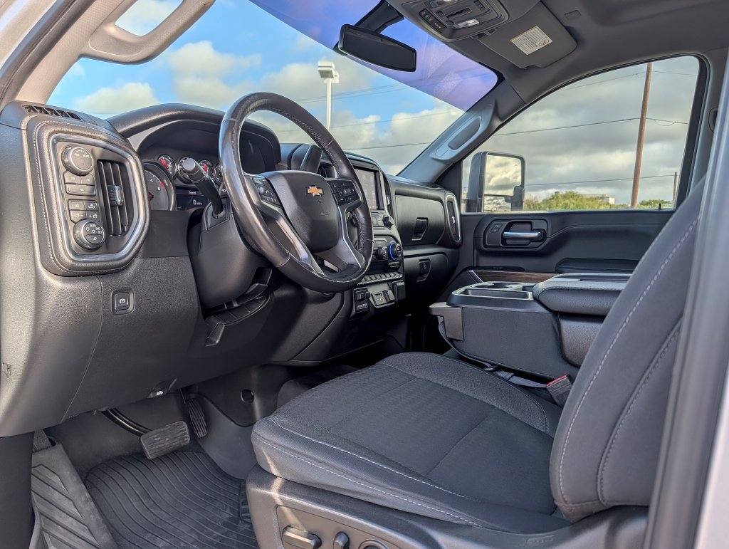 Used 2020 Chevrolet Silverado 2500 LT w/ Texas Edition AWD/4WD image 21