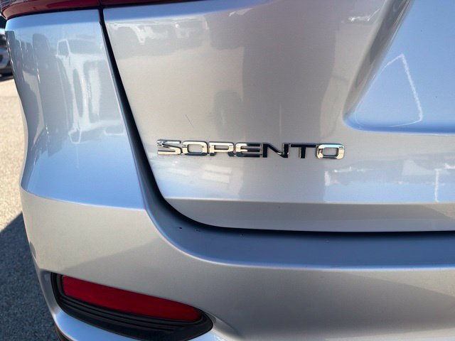 Used 2019 Kia Sorento AWD V6 image 12