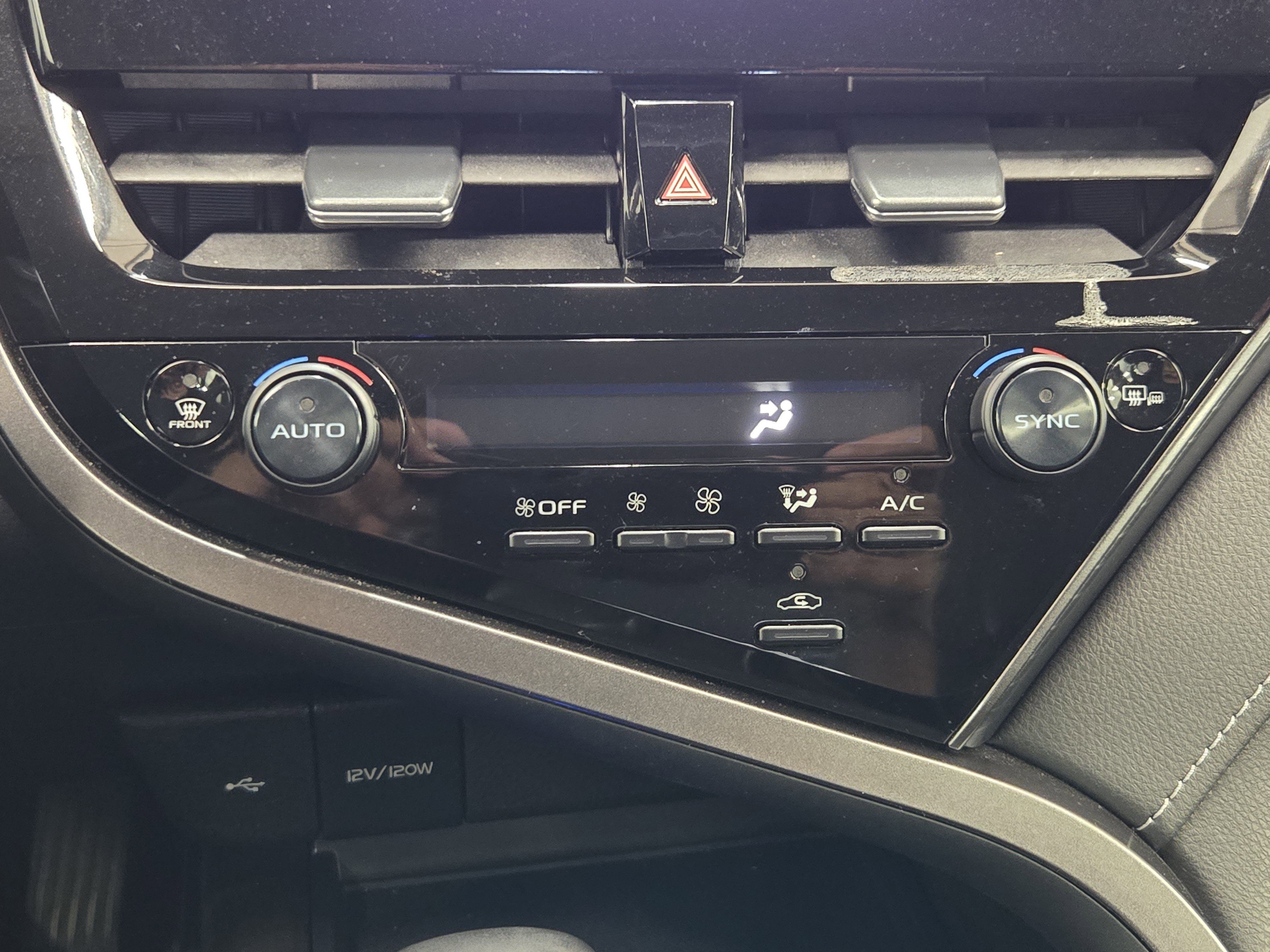 Used 2022 Toyota Camry SE image 20