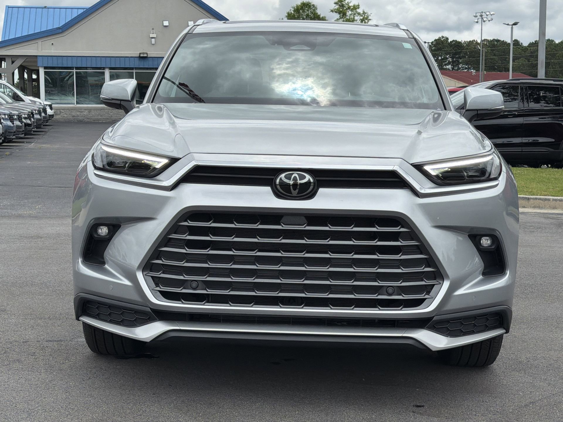 Used 2024 Toyota Grand Highlander AWD Hybrid image 32