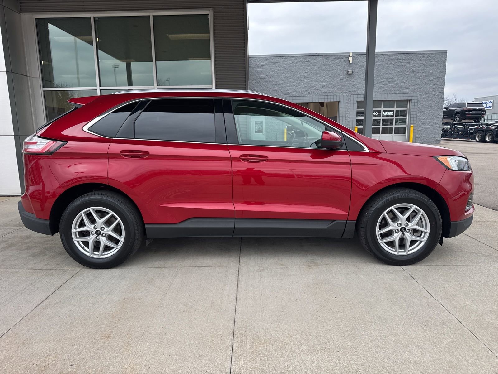 Certified 2023 Ford Edge SEL AWD/4WD image 9