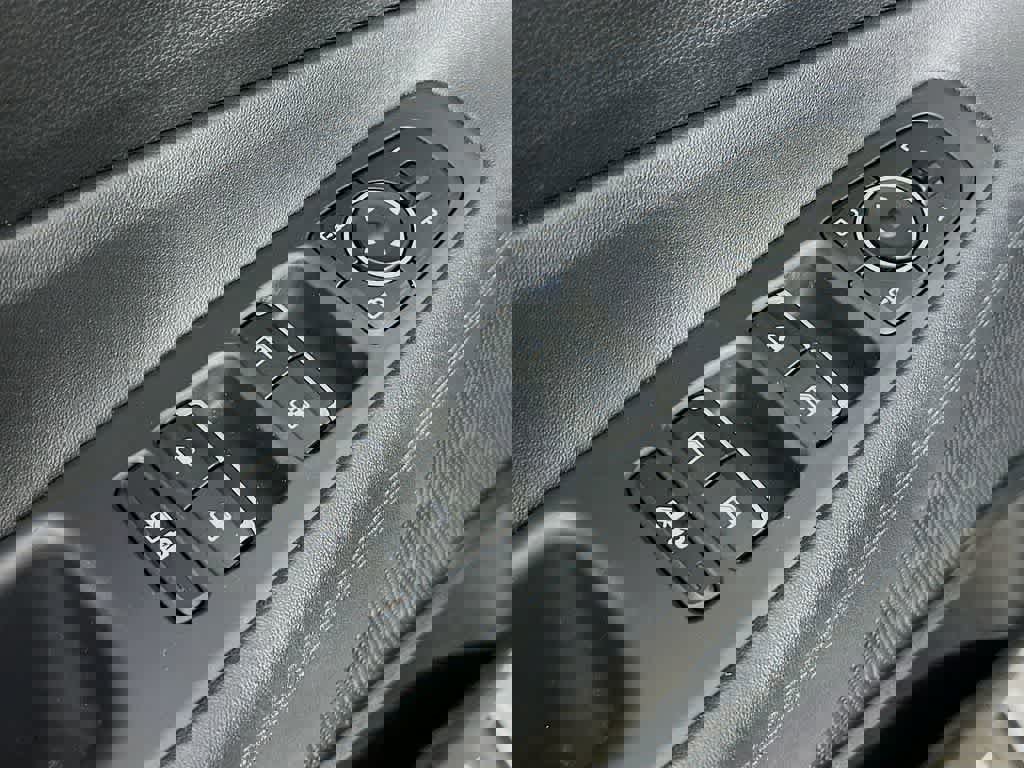 Used 2023 Hyundai Santa Fe SEL image 29