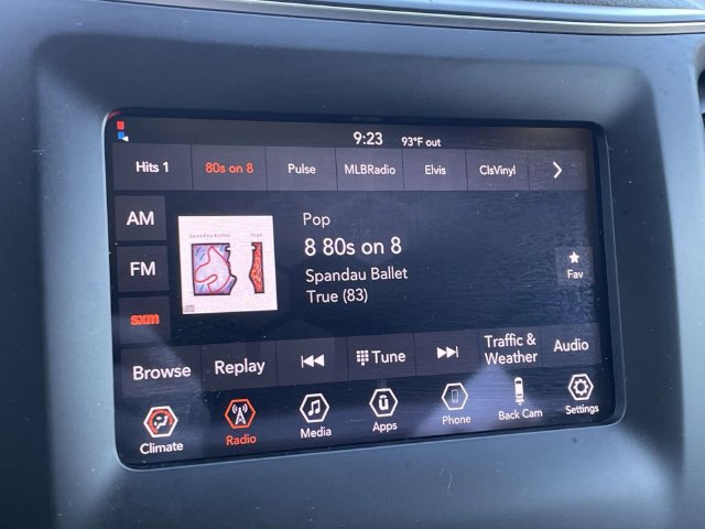 Used 2019 Jeep Cherokee Latitude Plus FWD image 24