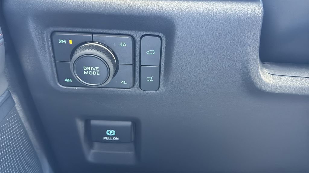 Certified 2025 Ford Expedition Active AWD/4WD image 17