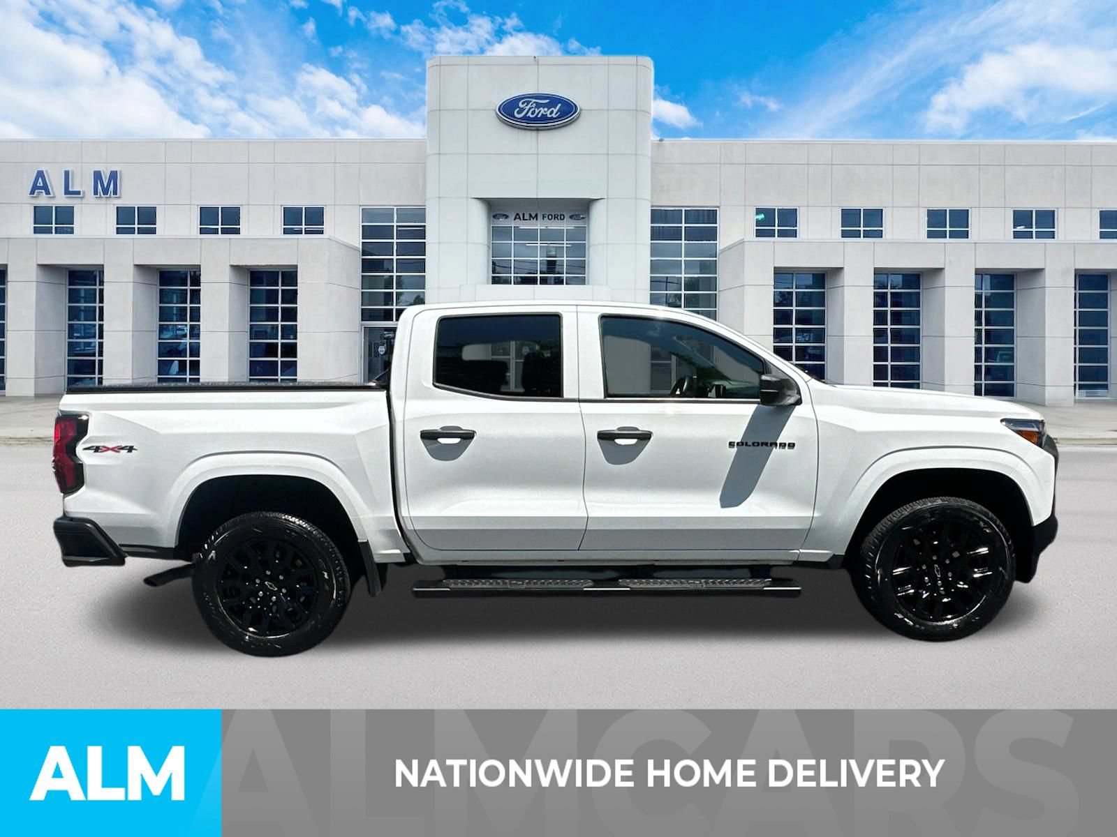 Used 2025 Chevrolet Colorado W/T w/ WT Custom Package AWD/4WD image 4