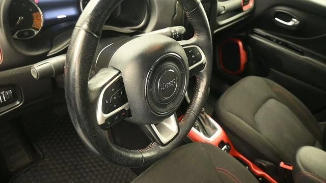 Used 2021 Jeep Renegade Trailhawk AWD/4WD image 15