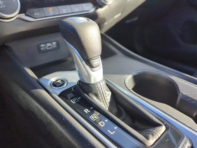 Used 2025 Nissan Altima 2.5 SV FWD image 12