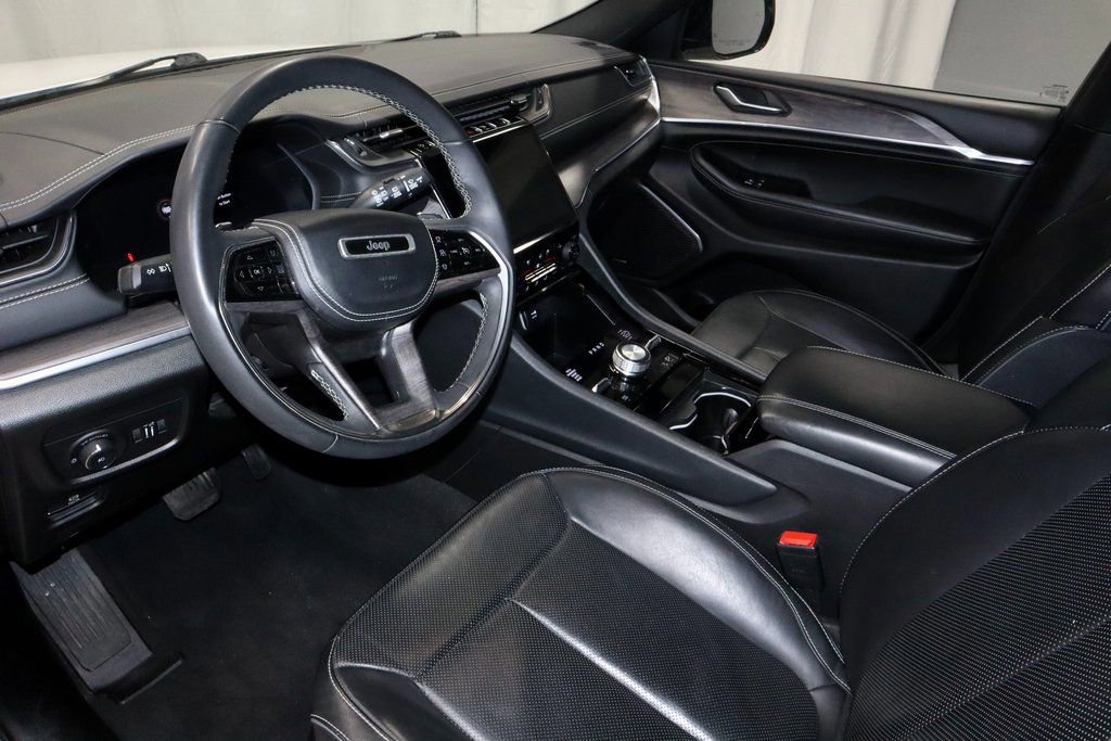 Used 2023 Jeep Grand Cherokee Overland image 26