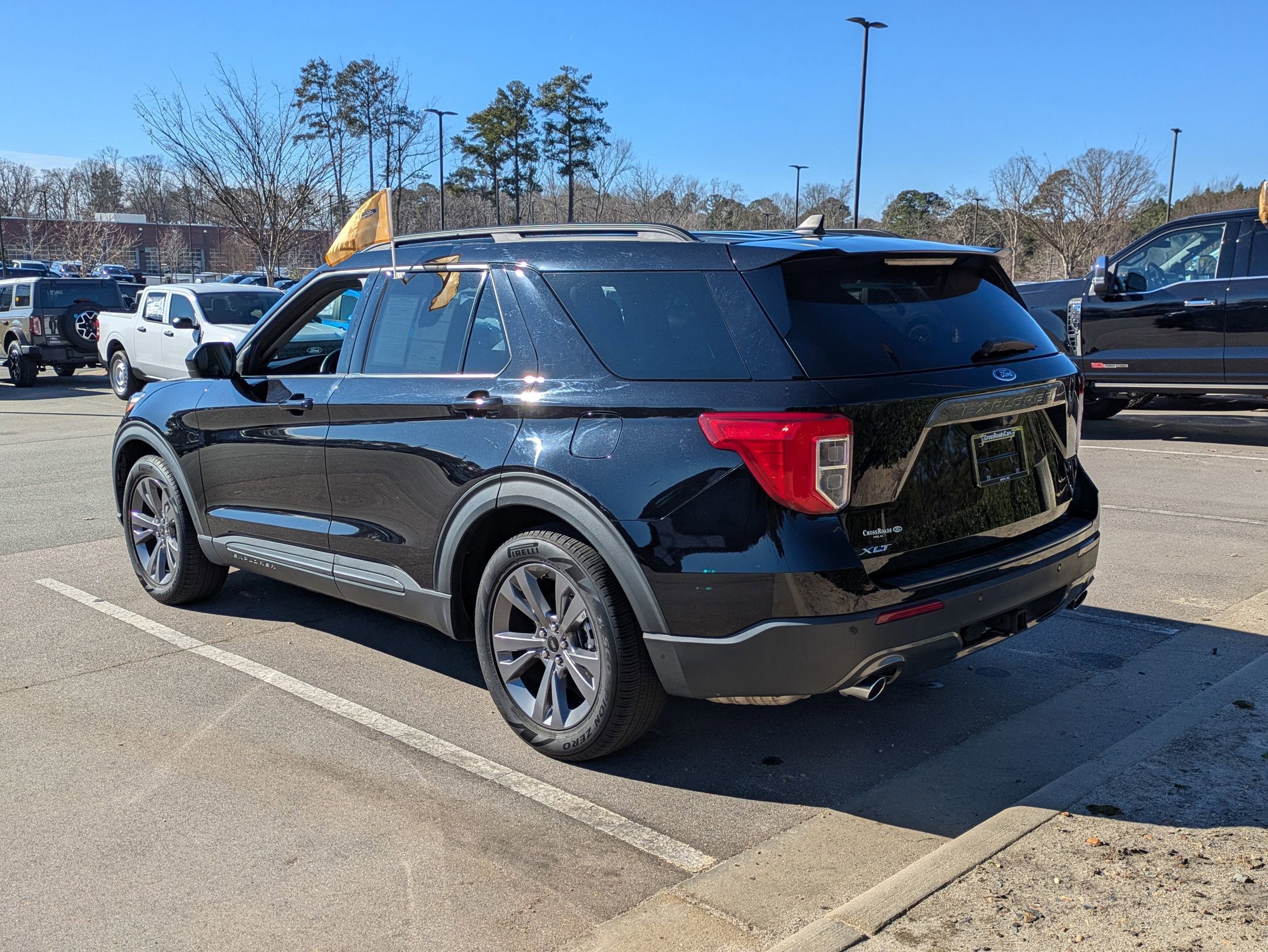 Certified 2022 Ford Explorer XLT w/ Equipment Group 202A image 4